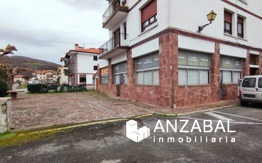 Local comercial céntrico en venta en Oronoz Mugairi
